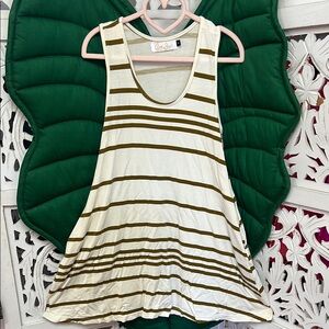 Ava Sky little girls dress. Cream/Tan stripe. Size 6. Super soft. Has pockets